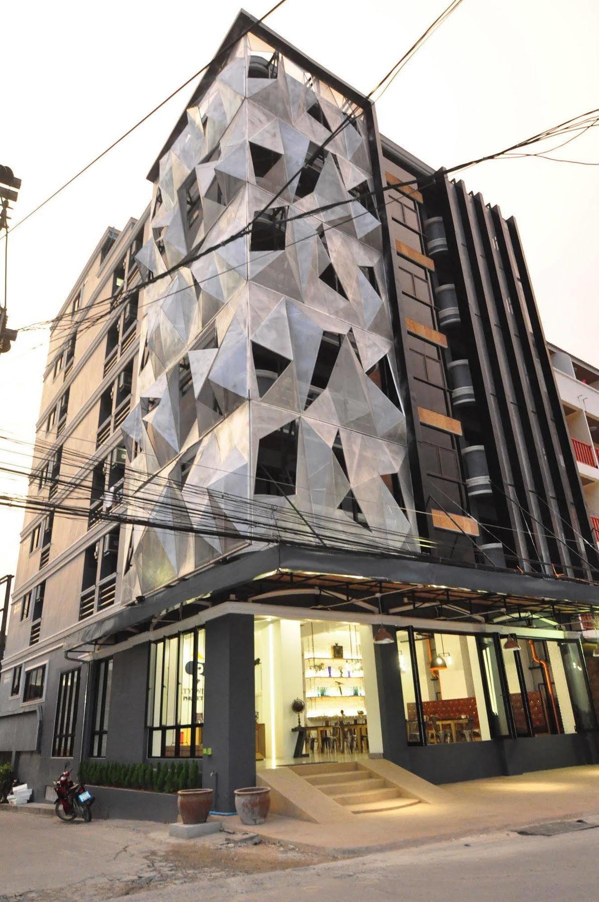 Forty Winks Phuket Hotel Patong Exterior photo